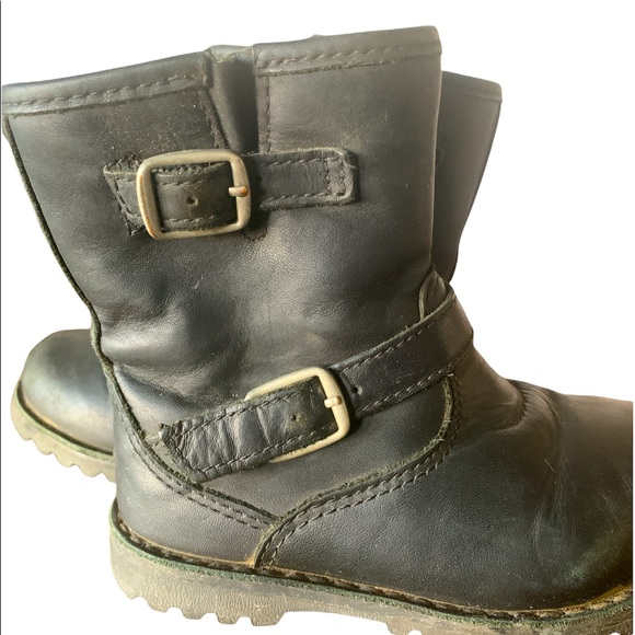 UGG® Kids Kinzey - toddler sz 7 waterproof buckle boot - Picture 5 of 6